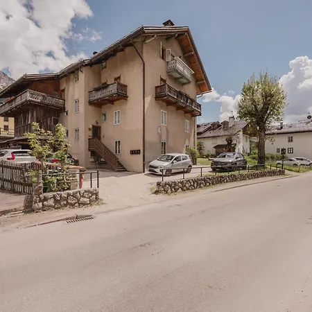 Daire Ca' Alpini - Mountain View Terrace & Parking