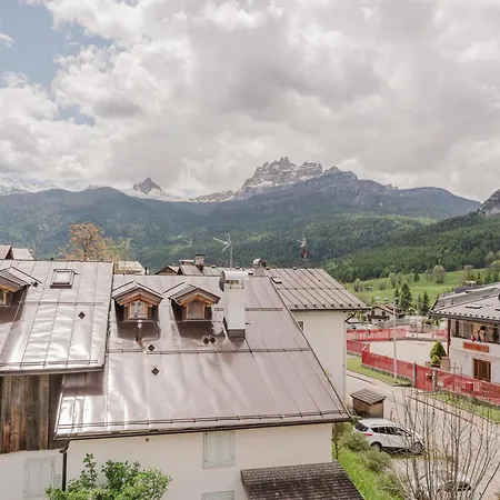 Ca' Alpini - Mountain View Terrace & Parking Apartment Cortina d'Ampezzo