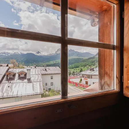 Ca' Alpini - Mountain View Terrace & Parking Cortina d'Ampezzo
